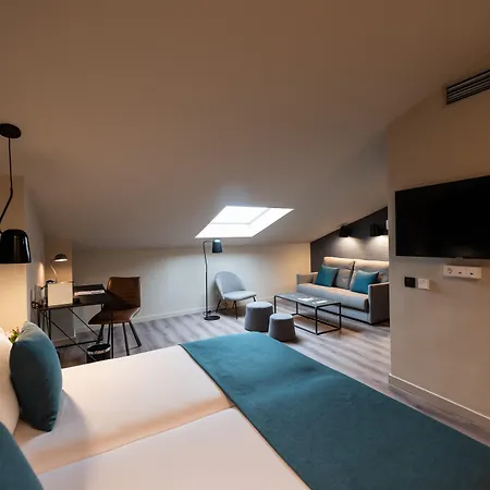 Hotel Atenea Rekord 4*