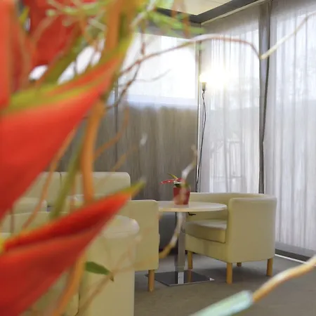 Atenea Rekord מלון 4*