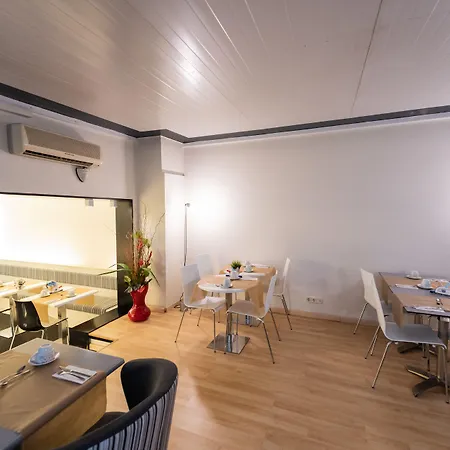 מלון Atenea Rekord