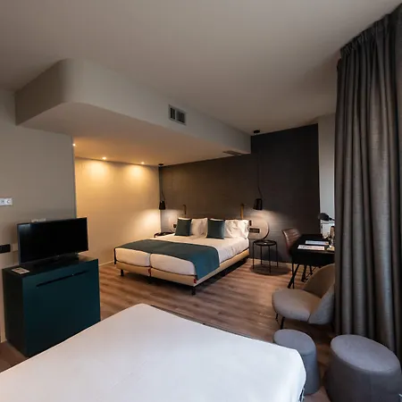 Atenea Rekord מלון