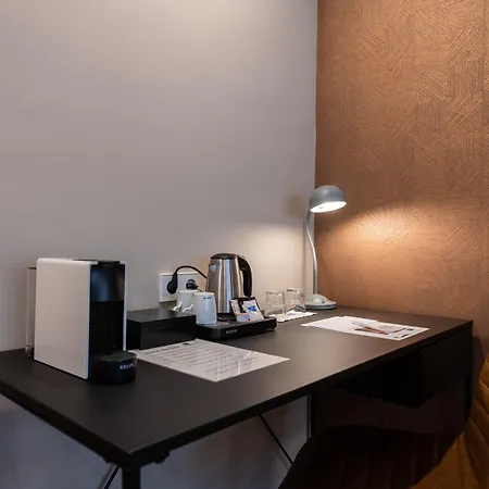 מלון Atenea Rekord 4*