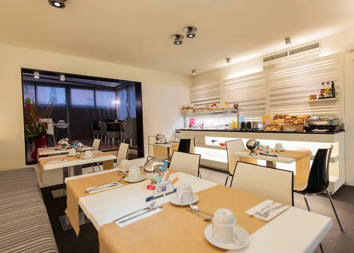 Szálloda Atenea Rekord 4*