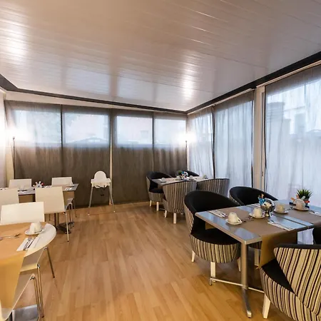 Atenea Rekord Hotel 4*